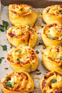Pizza scroll